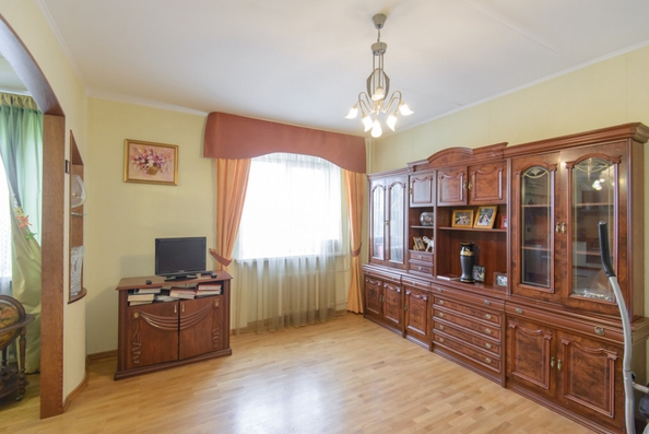 
  Продается 4-комн. квартира, 185 м², Максима Горького ул, д. 104
. Фото 3.