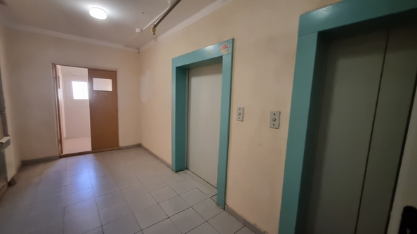 
  Продается 2-комн. квартира, 41 м², Жмайлова ул, д. 4/2
. Фото 23.