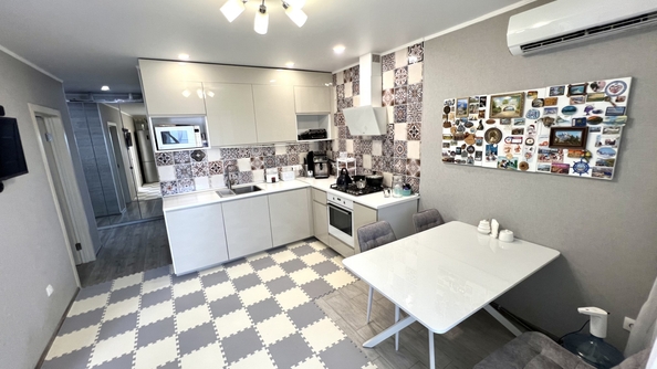
  Продается 2-комн. квартира, 48.2 м², Половинко ул, д. 280/2
. Фото 3.