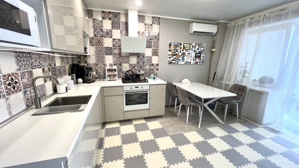 
  Продается 2-комн. квартира, 48.2 м², Половинко ул, д. 280/2
. Фото 4.