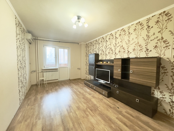 
  Продается 1-комн. квартира, 52 м², Мира ул, д. 2
. Фото 1.