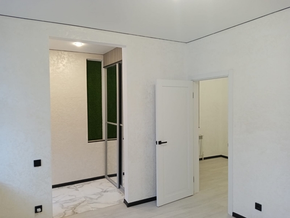 
  Продается 2-комн. квартира, 41 м², Баумана ул, д. 72
. Фото 2.