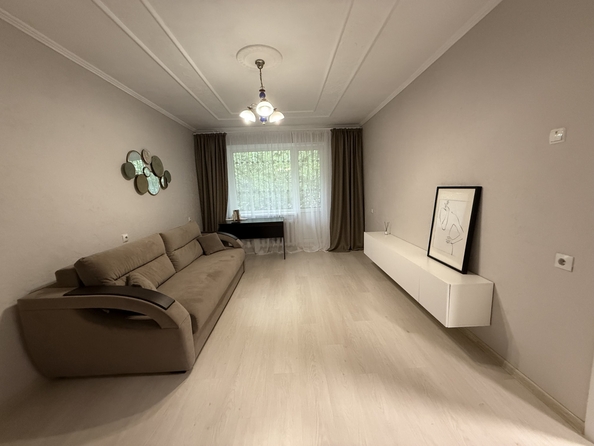 
  Продается 1-комн. квартира, 37 м², Жмайлова ул, д. 6
. Фото 1.
