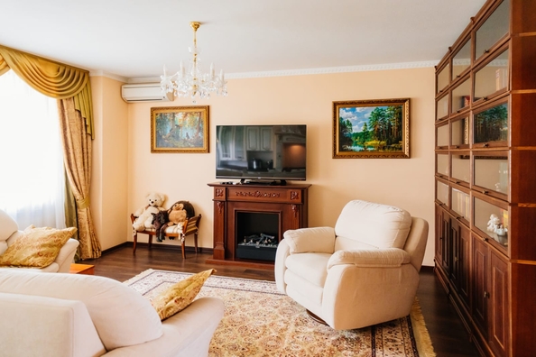 
  Продается 3-комн. квартира, 97 м², Комарова б-р, д. 12/1
. Фото 1.