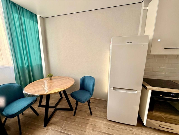 
  Продается 1-комн. квартира, 42 м², Вагулевского ул, д. 37
. Фото 3.