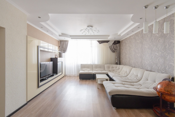 
  Продается 4-комн. квартира, 125.6 м², Комарова ул, д. 131а
. Фото 7.