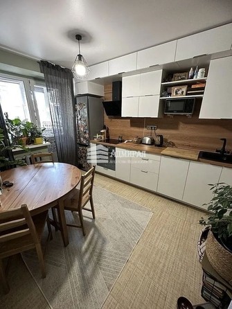 
   Продам 1-комнатную, 41 м², Королева пл, 4/4

. Фото 5.