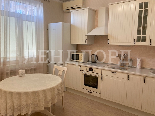 
   Продам 2-комнатную, 49.2 м², Малюгиной ул, 220/84

. Фото 10.