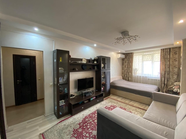 
  Продается 1-комн. квартира, 48 м², 2-я Володарского ул, д. 166/6
. Фото 2.