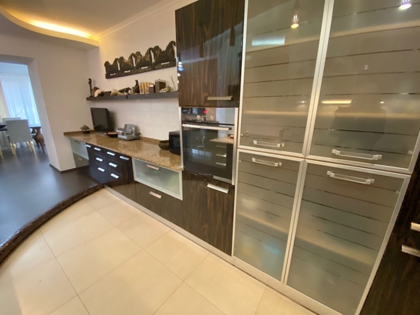 
  Продается 4-комн. квартира, 240 м², Социалистическая ул, д. 140
. Фото 15.
