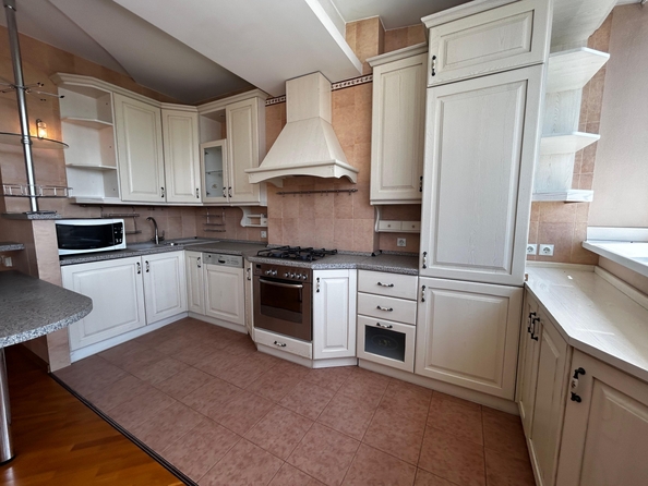 
  Продается 4-комн. квартира, 212 м², Большая Садовая ул, д. 39а
. Фото 3.