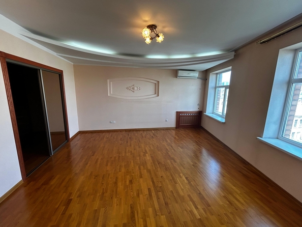 
  Продается 4-комн. квартира, 212 м², Большая Садовая ул, д. 39а
. Фото 4.