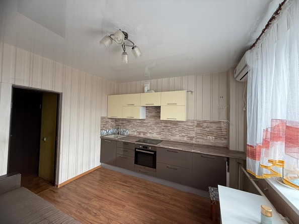 
  Продается 1-комн. квартира, 43.7 м², Извилистая ул, д. 21
. Фото 2.