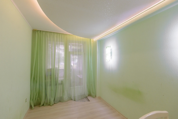 
  Продается 3-комн. квартира, 74 м², Вятская ул, д. 75/2
. Фото 6.