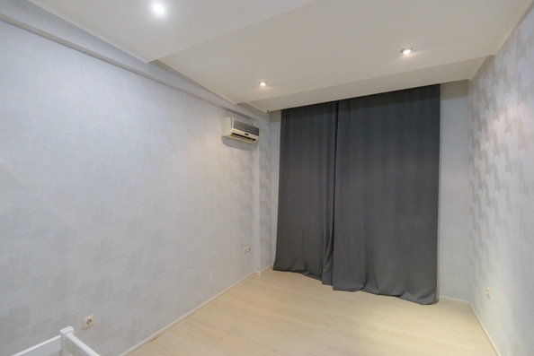 
  Продается 3-комн. квартира, 74 м², Вятская ул, д. 75/2
. Фото 9.
