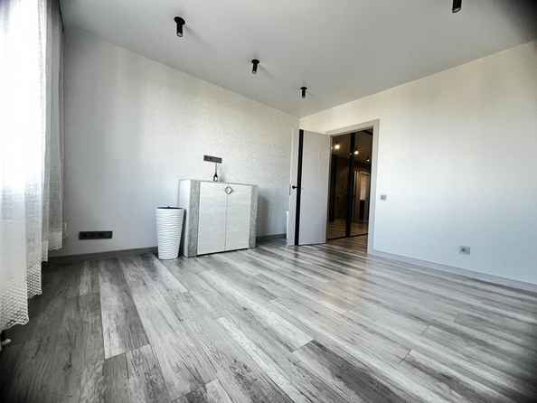 
  Продается 2-комн. квартира, 65.6 м², 2-я Краснодарская ул, д. 169б
. Фото 7.