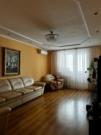 
  Продается 2-комн. квартира, 75 м², Соборный пер, д. 94
. Фото 1.