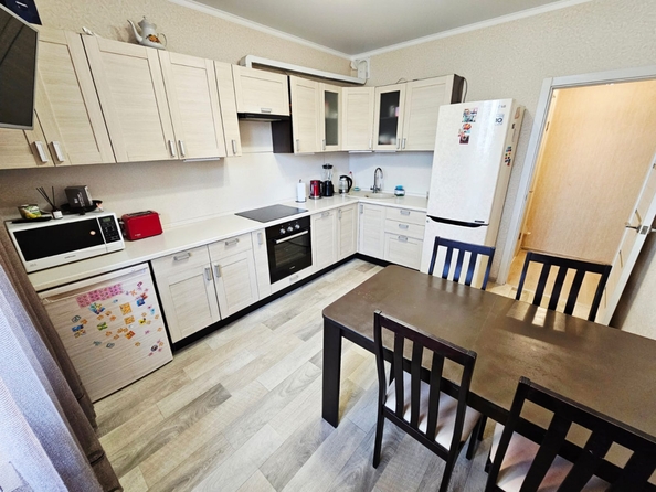 
  Продается 3-комн. квартира, 71 м², Ткачева ул, д. 22
. Фото 2.
