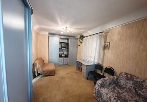 
  Продается 1-комн. квартира, 32 м², Новаторов ул, д. 8
. Фото 2.