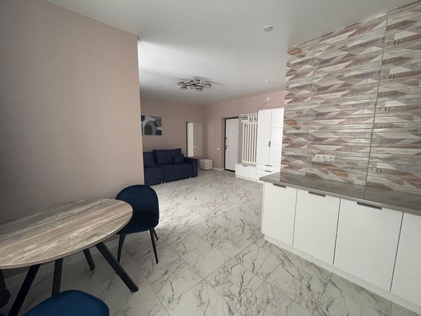 
  Продается 2-комн. квартира, 42 м², Комарова б-р, д. 1
. Фото 7.