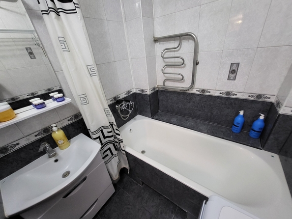 
  Продается 2-комн. квартира, 75 м², Извилистая ул, д. 21
. Фото 4.