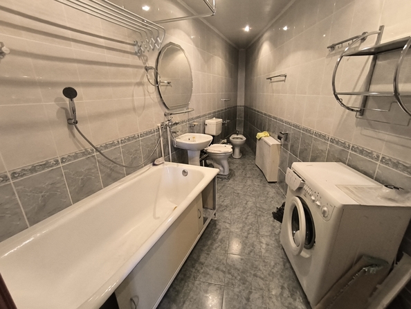 
  Продается 3-комн. квартира, 92 м², Думенко ул, д. 1
. Фото 13.