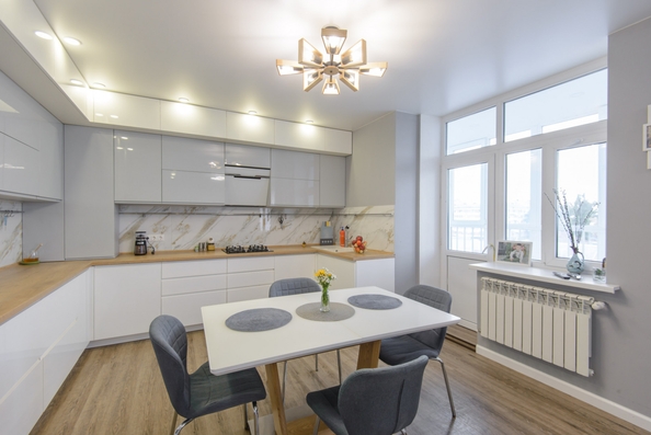 
  Продается 3-комн. квартира, 83.7 м², Богданова ул, д. 85
. Фото 6.