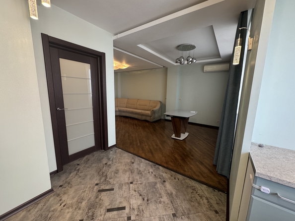 
  Продается 2-комн. квартира, 70 м², Зорге ул, д. 11
. Фото 8.