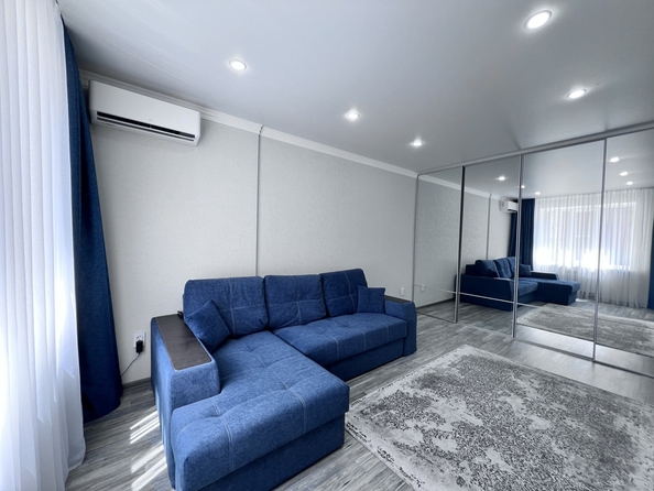 
  Продается 1-комн. квартира, 42 м², Берберовская ул, д. 22
. Фото 12.