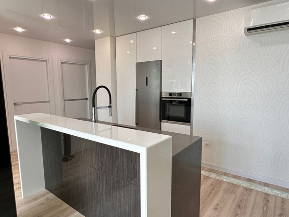 
  Продается 4-комн. квартира, 105 м², 23-я линия ул, д. 6
. Фото 21.
