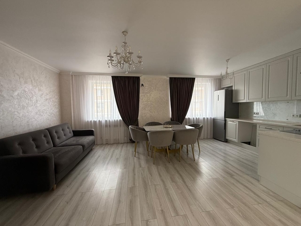 
  Продается 3-комн. квартира, 84 м², Комарова б-р, д. 1Е
. Фото 1.