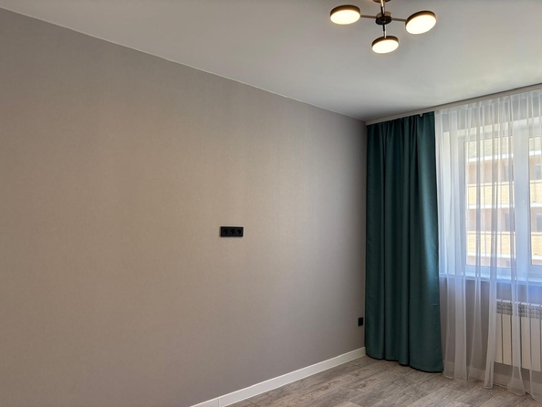 
  Продается 2-комн. квартира, 62 м², Комарова б-р, д. 1
. Фото 5.