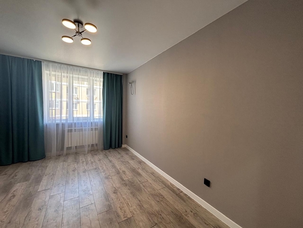 
  Продается 2-комн. квартира, 62 м², Комарова б-р, д. 1
. Фото 8.