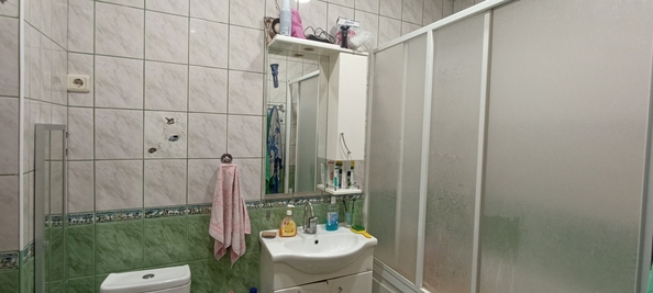 
  Продается 1-комн. квартира, 49.3 м², Комарова б-р, д. 28
. Фото 6.