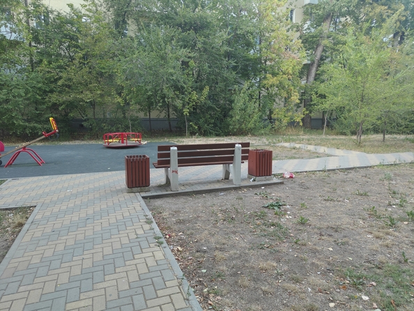 
  Продается 3-комн. квартира, 46.8 м², Стачки пр-кт, д. 182
. Фото 2.
