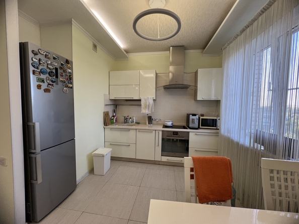 
  Продается 2-комн. квартира, 85 м², 2-я Краснодарская ул, д. 135
. Фото 7.