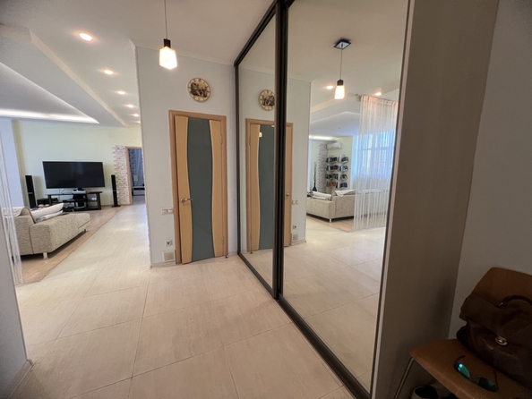 
  Продается 2-комн. квартира, 85 м², 2-я Краснодарская ул, д. 135
. Фото 9.