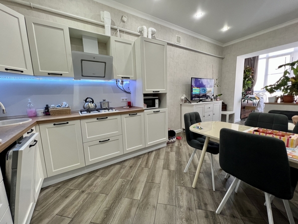 
  Продается 2-комн. квартира, 67 м², Строителей ул, д. 5
. Фото 2.