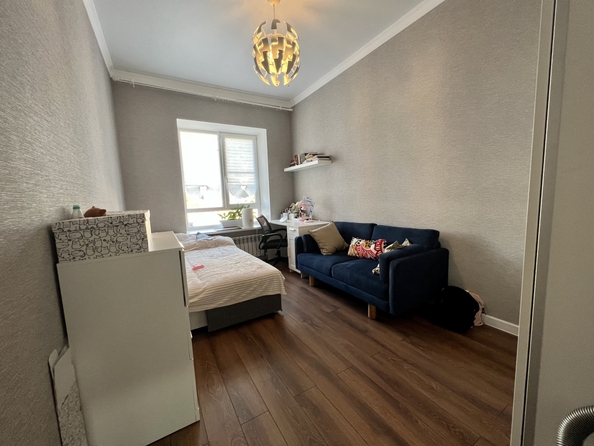 
  Продается 2-комн. квартира, 67 м², Строителей ул, д. 5
. Фото 8.