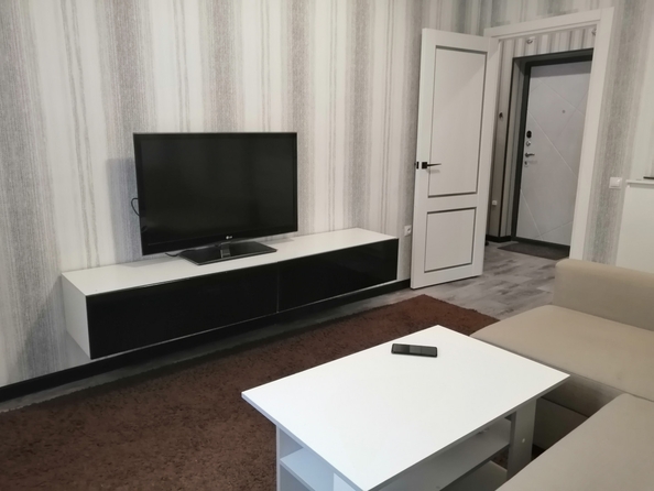 
  Продается 1-комн. квартира, 36 м², 40-летия Победы пр-кт, д. 111/2
. Фото 1.