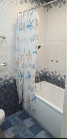 
  Продается 1-комн. квартира, 42 м², Комарова б-р, д. 1
. Фото 8.