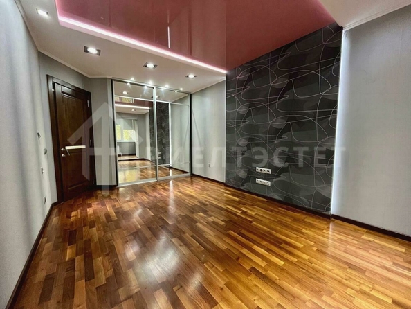 
  Продается 3-комн. квартира, 63 м², Стачки пр-кт, д. 5
. Фото 3.