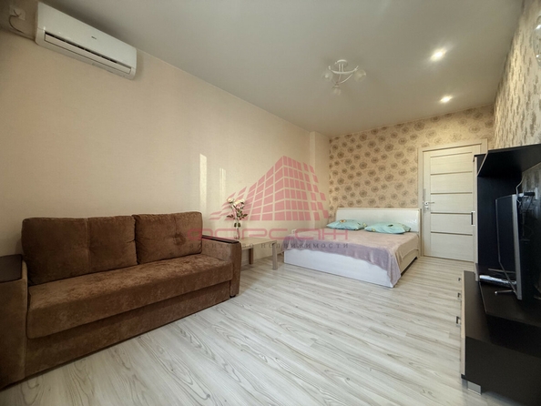 
  Продается 1-комн. квартира, 42 м², Еляна ул, д. 68
. Фото 2.