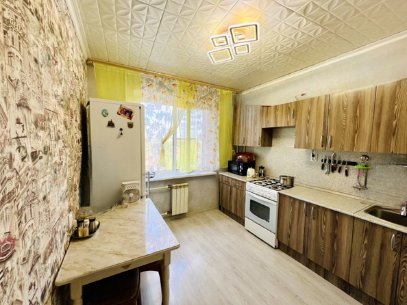 
  Продается 3-комн. квартира, 62.2 м², Вятская ул, д. 57
. Фото 7.