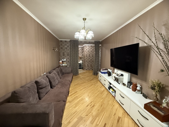 
  Продается 4-комн. квартира, 99 м², Жмайлова ул, д. 27
. Фото 1.