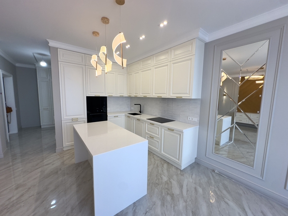 
  Продается 4-комн. квартира, 130 м², Островского пер, д. 92
. Фото 3.