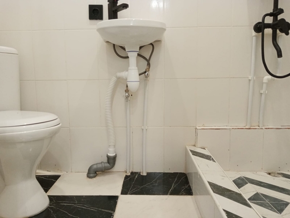 
  Продается 2-комн. квартира, 41 м², Баумана ул, д. 72
. Фото 5.