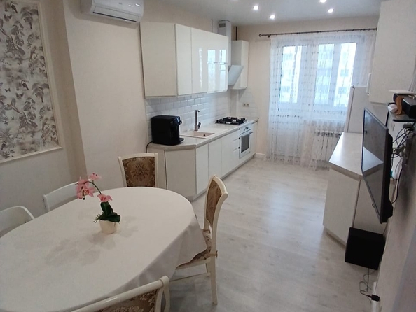 
  Продается 2-комн. квартира, 66 м², Матросова ул, д. 35
. Фото 1.