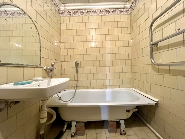 
  Продается 3-комн. квартира, 61 м², Дзержинского ул, д. 1Г
. Фото 5.