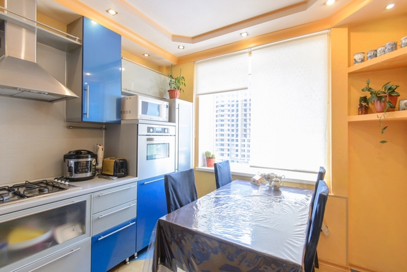 
  Продается 4-комн. квартира, 83.6 м², Павленко ул, д. 40
. Фото 4.